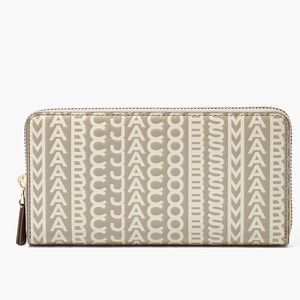 Brand new never opened Marc Jacob wallet